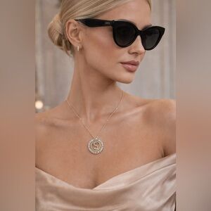 Stunning, gold, diamond rhinestone S necklace with adjustable clasp